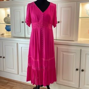 DAVI & DANI beautiful hot pink peasant dress. Size large. Brand new with tags.😍